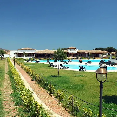 Le Tre Querce Lägenhetshotell 3*